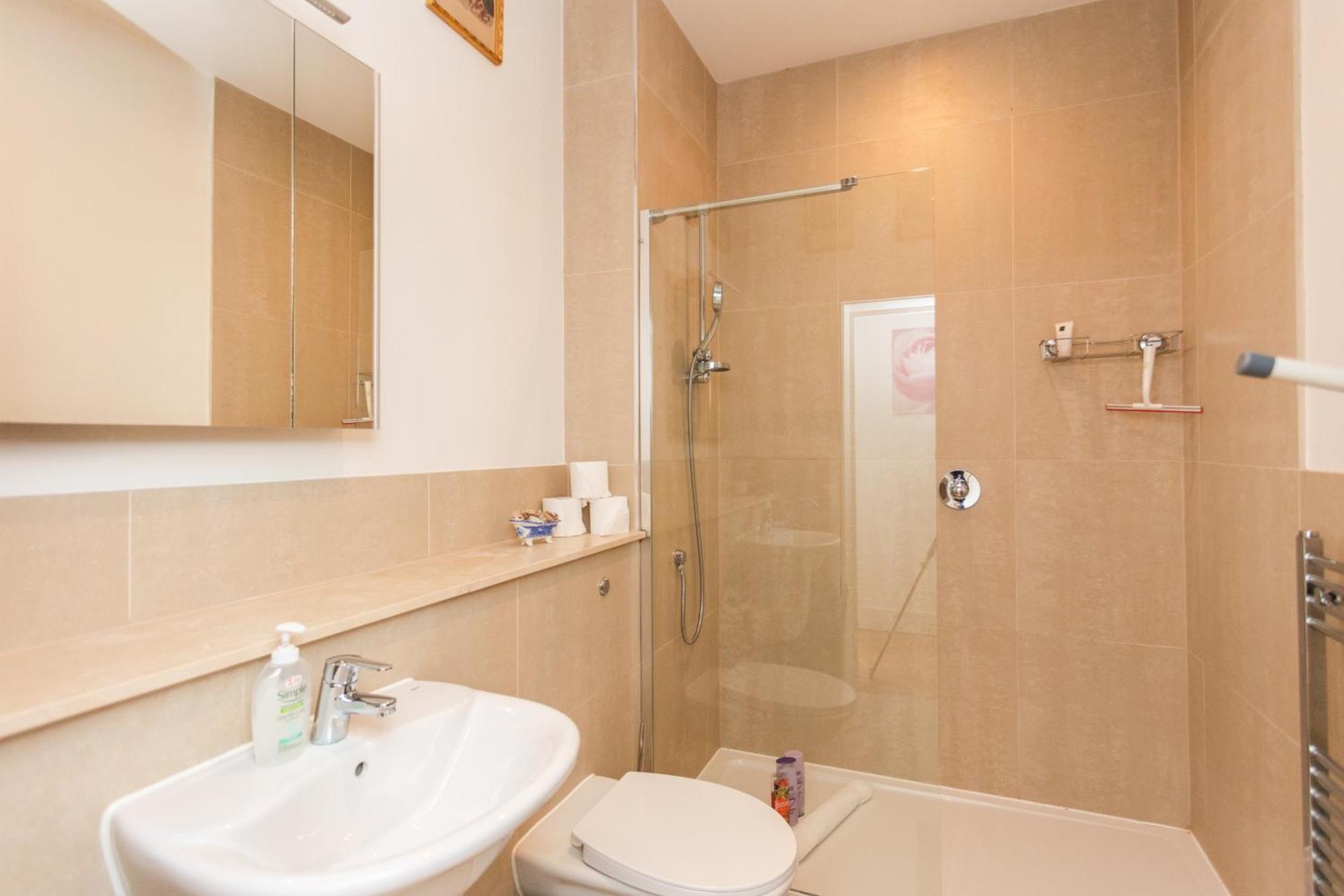 Homely 1 Bedroom Apartment In The Heart Of Vibrant Camden London Bagian luar foto